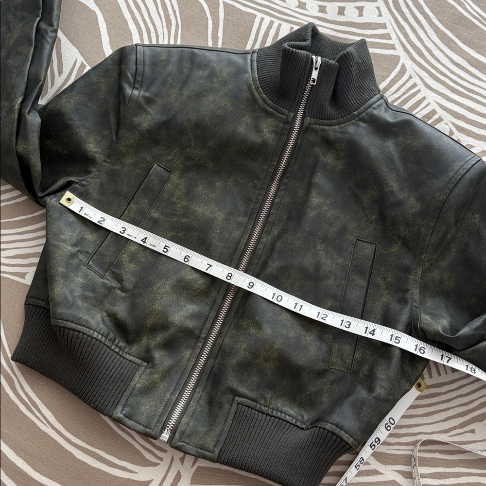 PRETTY LITTLE THING faux leather bomber jacket - Picture 7 of 9